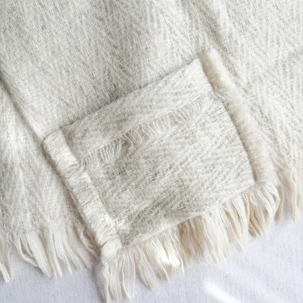 Atelje Carding Swedish hand knit wool‎ cottagecore shawl